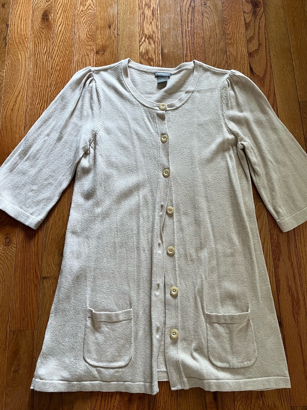 Ann Taylor Neutral Cream V-Neck Button Long Length Cardigan 3/4 Sleeves Pockets